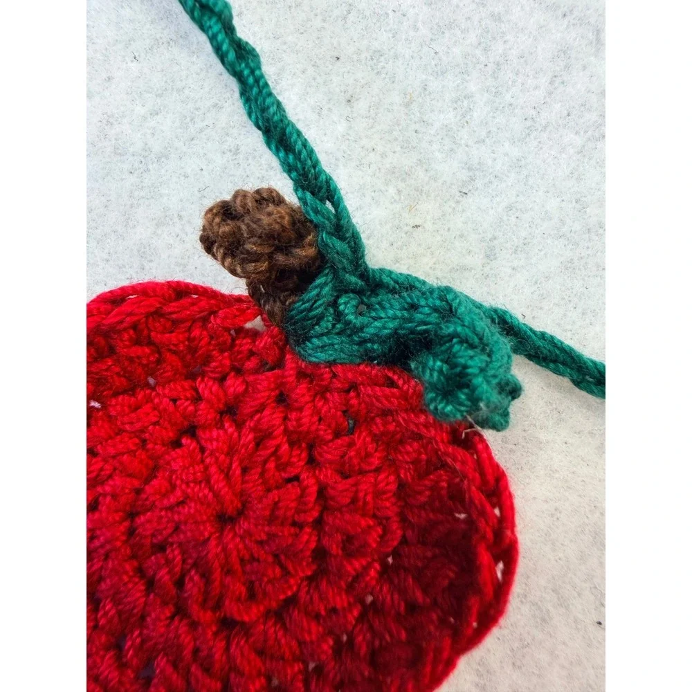 Handmade Crochet Apple Garland Red Green Fruit Fall teacher Decor 46 Inch 4927